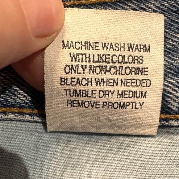 Vintage Gap Jeans in a Women's 29 x 34 Baggy Fit Button Fly Jeans Made in USA - Picture 6 of 7